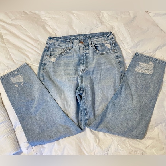 American eagle curvy Mom jeans woman’s size 6 blue denim distressed AE - Picture 1 of 15